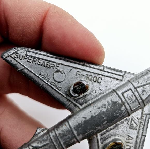 VINTAGE | Dyna-Flites Supersabre F-100C A102 die cast metal airplane toy - Picture 4 of 6